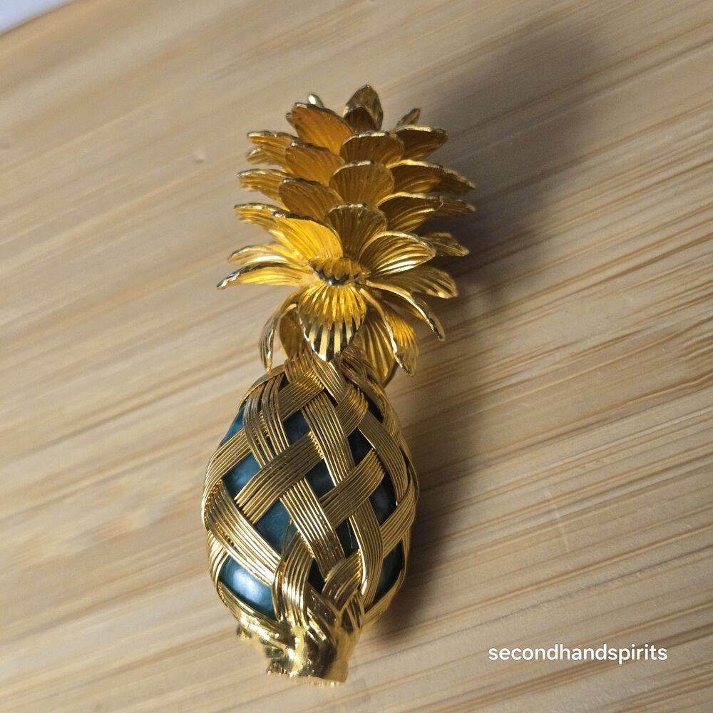 Vtg Gold Tone Wire Wrapped Pineapple Brooch Pin Green Cabochon Fruit Tropical